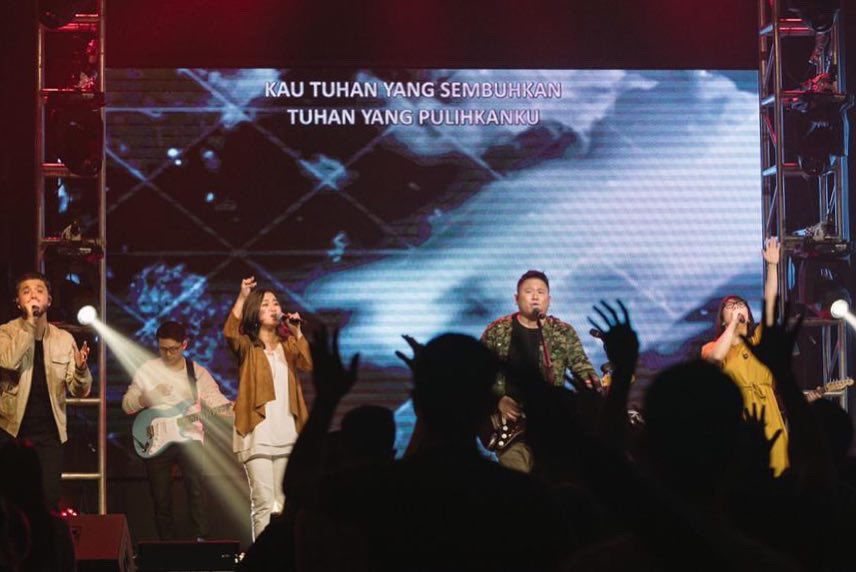 ifgfpraise's tweet photo. Kau Tuhan yang sembuhkan. Tuhan yang pulihkanku, yang bebaskanku. #ifgfpraise https://t.co/0y3dDIi8vH