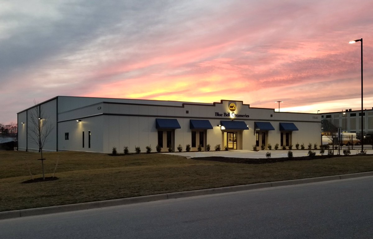 ILoveBlueBell's tweet photo. Good morning, Virginia! Blue Bell returns to the Richmond and Hampton Roads areas beginning today. For more information, including products and store locations, visit https://t.co/Uampapt2l8. #bluebell #icecream #bluebellicecream #virginia #richmond #hamptonroads https://t.co/9KgXshlmYG