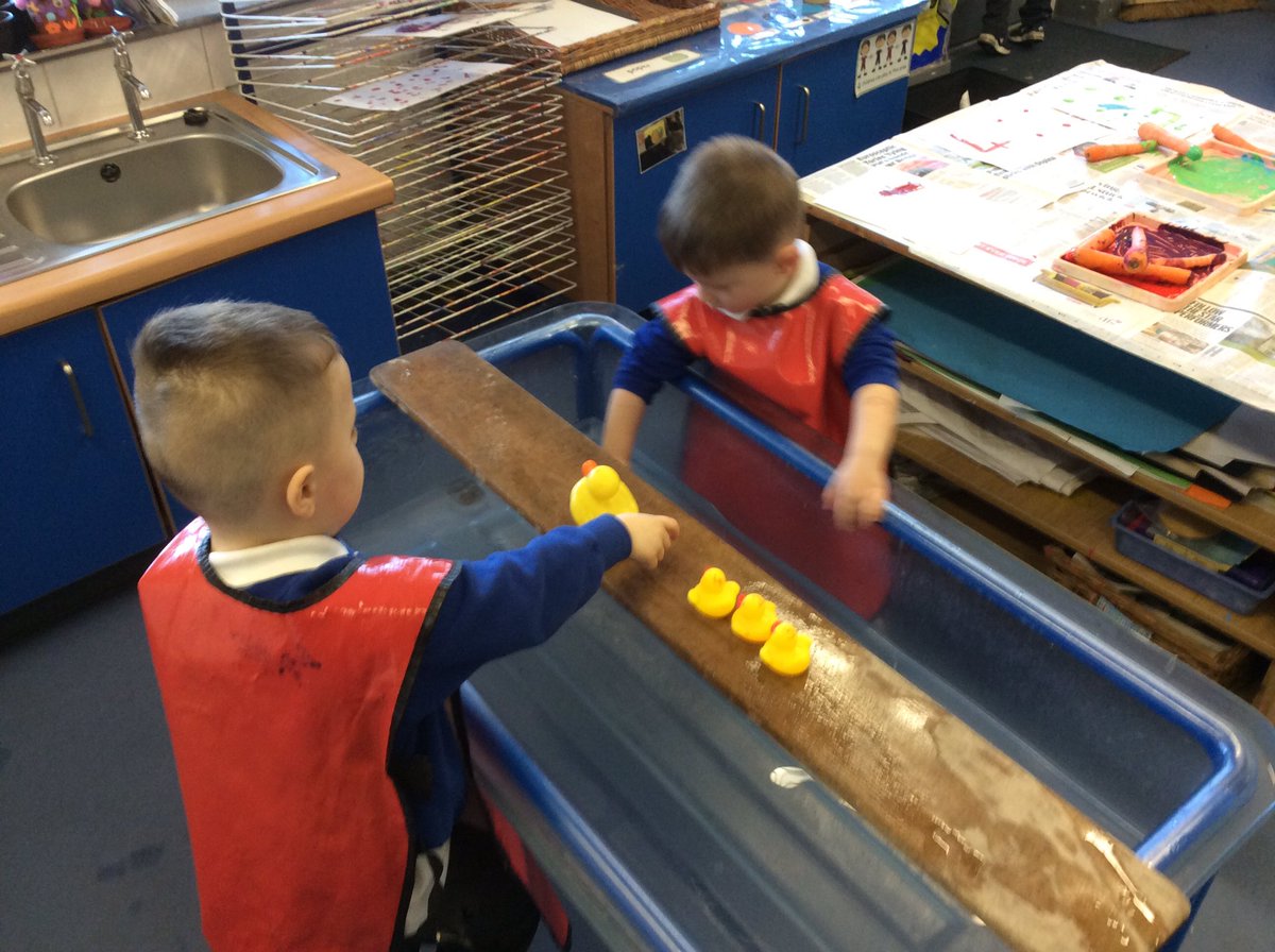 MrsTylerRPS's tweet photo. 5 little ducks went swimming one day! #RedesdaleMaths @RedesdalePrim https://t.co/hK0gfWqqzQ