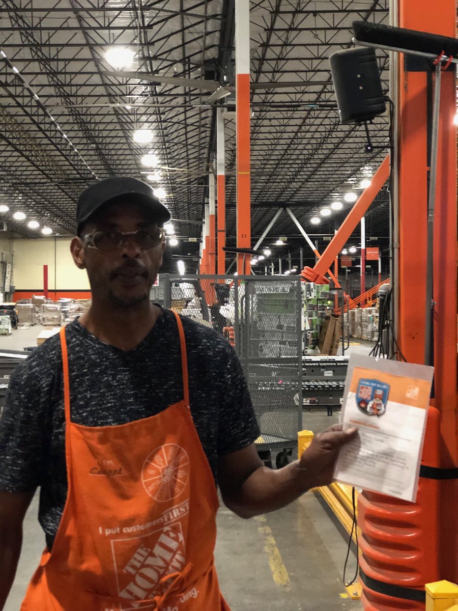 roki381's tweet photo. Rodney Cooper earning his very first Homer Award congratulations on living the values. Thank you! https://t.co/7X1rWBhN2z