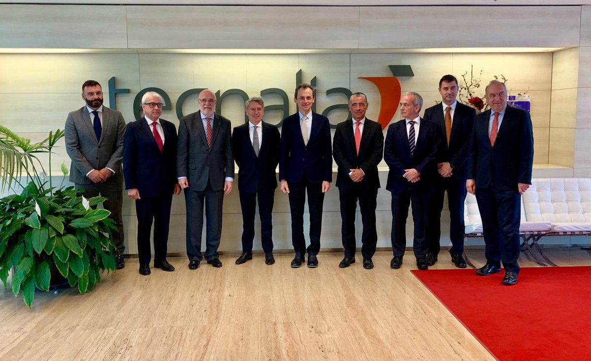 astro_duque's tweet image. Hoy he visitado el centro @tecnalia, motor de la investigación aplicada y desarrollo tecnológico para las empresas.  Está a la vanguardia de la innovación en áreas como energía, inteligencia artificial, ciberseguridad y realidad virtual.