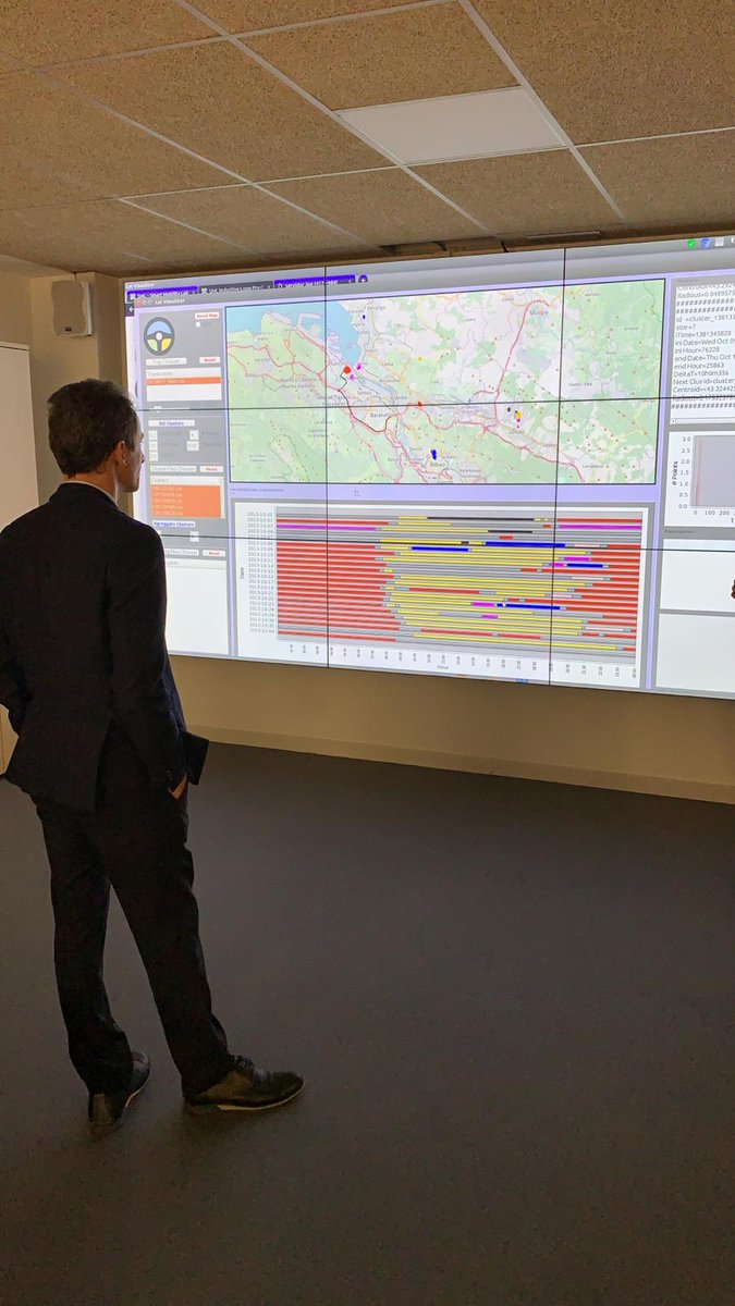 astro_duque's tweet image. Hoy he visitado el centro @tecnalia, motor de la investigación aplicada y desarrollo tecnológico para las empresas.  Está a la vanguardia de la innovación en áreas como energía, inteligencia artificial, ciberseguridad y realidad virtual.