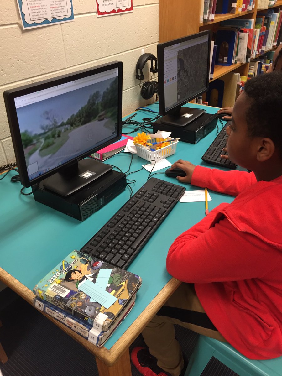 EcoffLibrary's tweet image. Exploring GoogleMaps ⁦@EcoffElementary⁩ today! #ccpslibraries