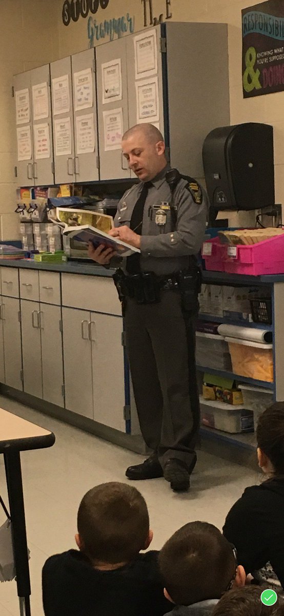 Buckeye Trail 3rd Graders celebrated Right to Read Week by having LEOs come read to them. They had LEOs come from @GuernseySheriff, Guernsey Co. Common Pleas Court Probation and <a href="/OSHP/">Ohio State Highway Patrol</a>. Most of them were BT graduates! 
#righttoreadweek2019 #givingback <a href="/EastGuernsey/">East Guernsey</a>
