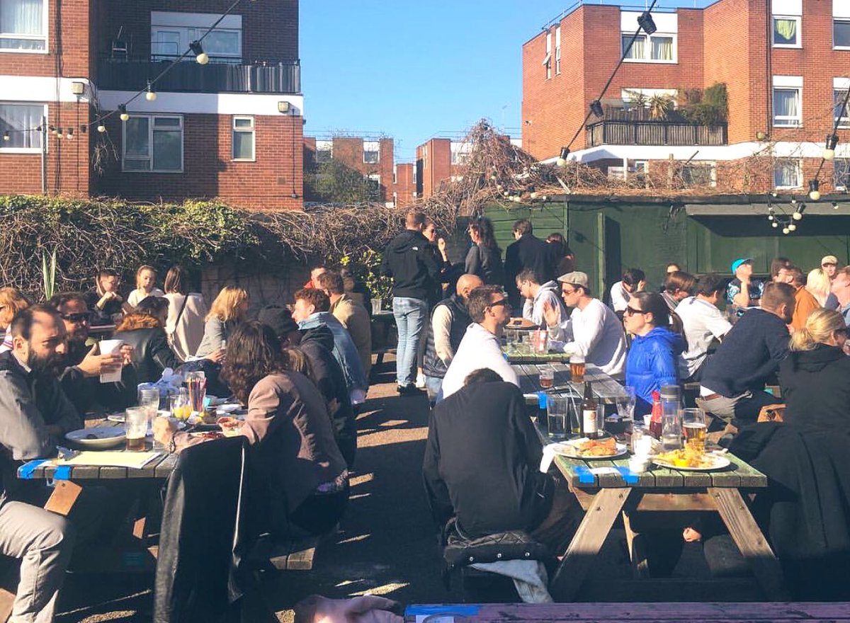 AnticPubs's tweet photo. S...S...pring? Is that you? ☀️ https://t.co/EJhGKrB7Uw
