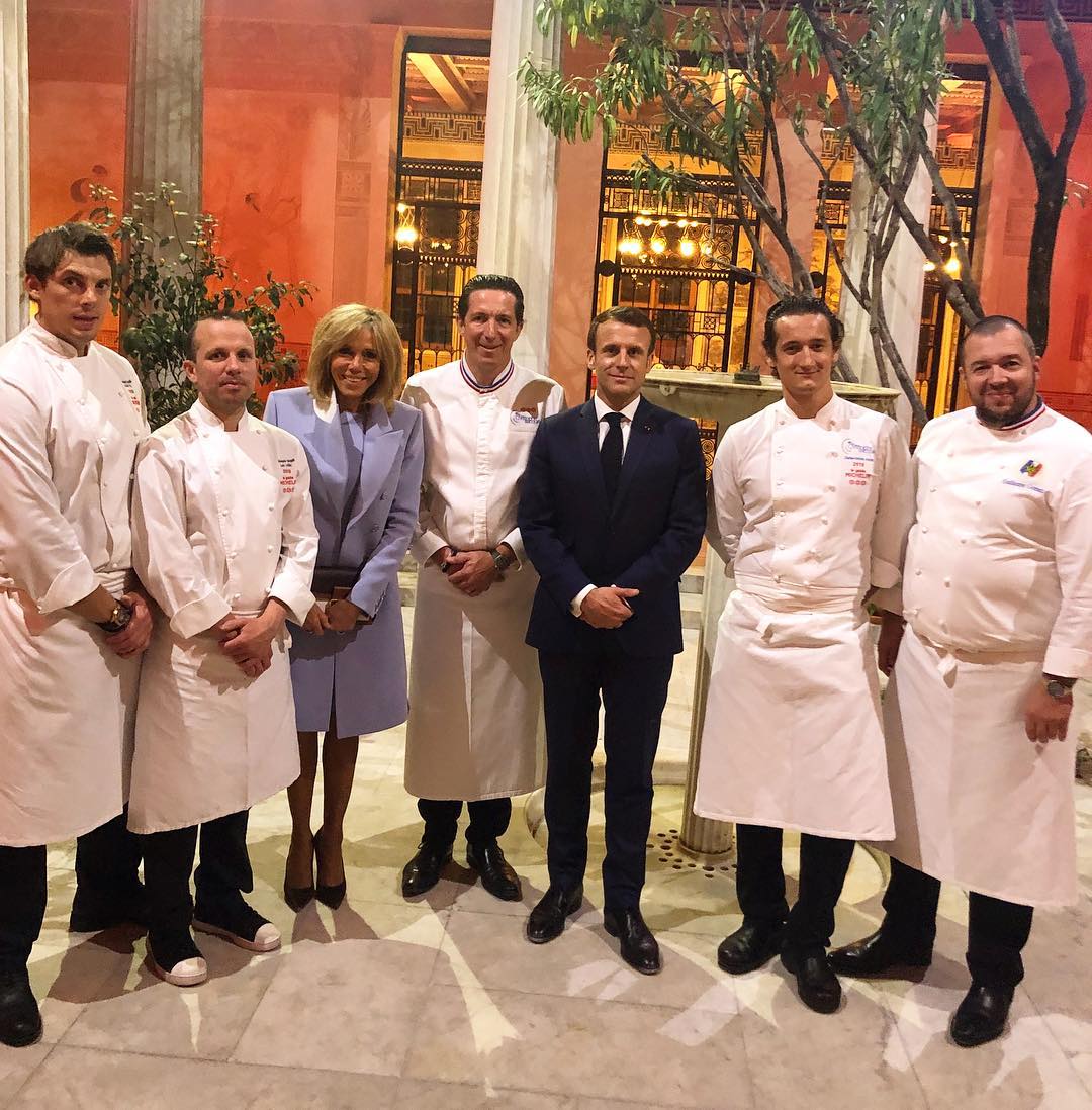 Du Pol Roger servi lors du dîner entre Emmanuel Macron et le président chinois dlvr.it/R1WFmM