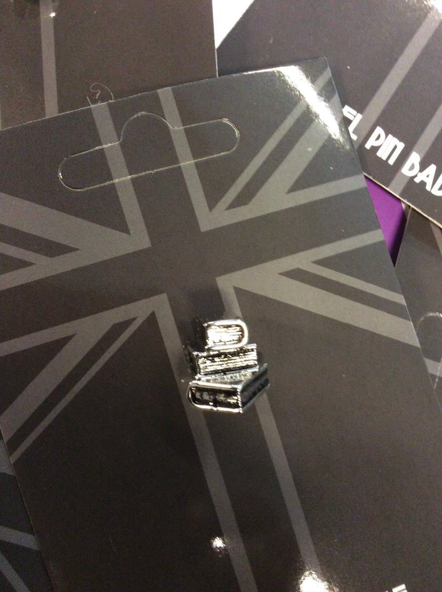 Look <a href="/CockshutHillSch/">Cockshut Hill School</a> the 20 Books Read pins have just come in. Have you entered the Readers League to win ? Thank you <a href="/ARichardsMaths/">Mr Richards</a> #GreatSchoolLibraries #NothingButTheBest #IAmSoJealous