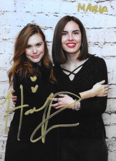 aricabellooss's tweet photo. Hoy hace dos años de mi primera convención #showtimecon2❤️
✨@hollandroden & @WildpipM✨ https://t.co/vr9kgzq3SL