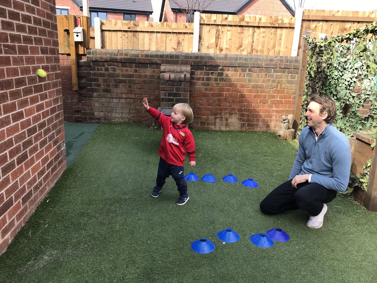 brighterbunnies's tweet photo. Another lovely sunny session @Football1stAcad with our parents and grandparents #intergenerationalactivity #activekidsarehealthykids https://t.co/nh1aZ6nNzI