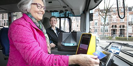 NLbetalen's tweet photo. In vijf jaar naar vijf miljard contactloze betalingen. Snelste groei in bus en tram @Arriva_NL.  59% vd pinbetalingen contactloos. https://t.co/rFwhZGnslv https://t.co/lV4ANmqvL4