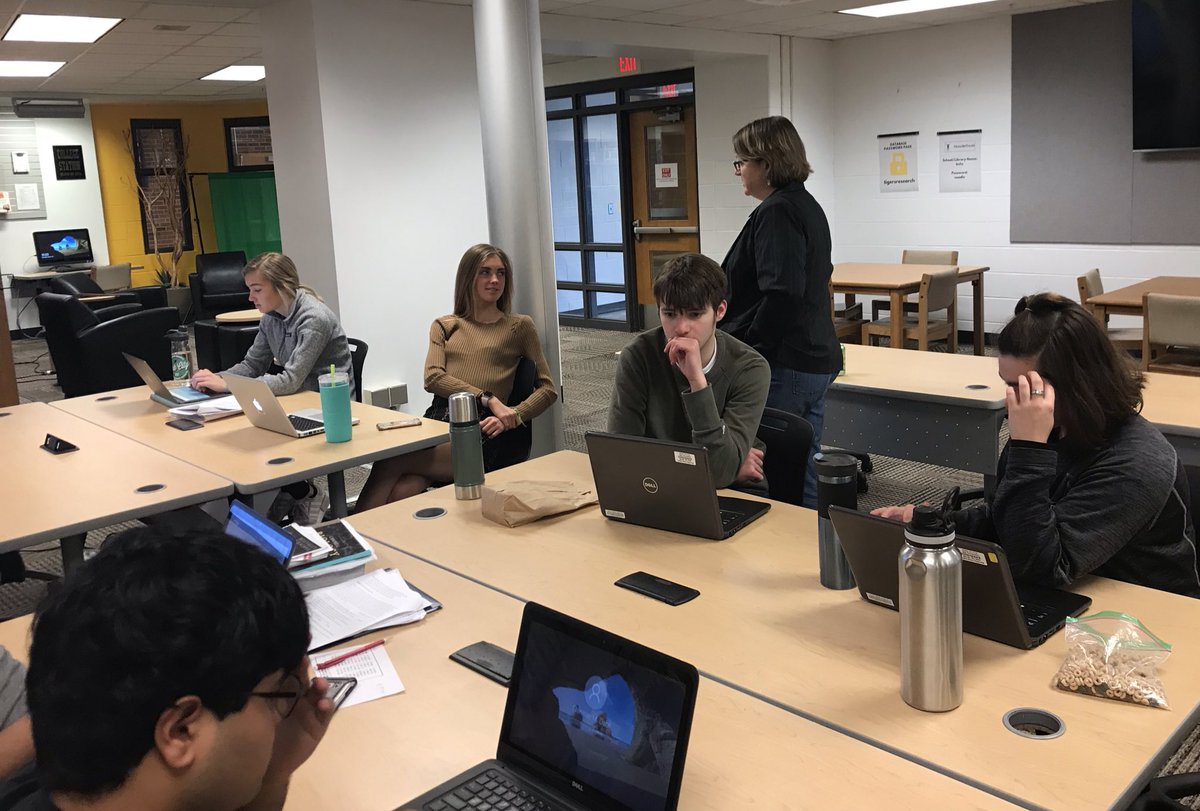 BVHLibrary's tweet image. AP Lit works on annotated bibliographies using databases while exploring parallel and lingering issues related to the novel Heart of Darkness. #Rigor #Databses @bvlibraries