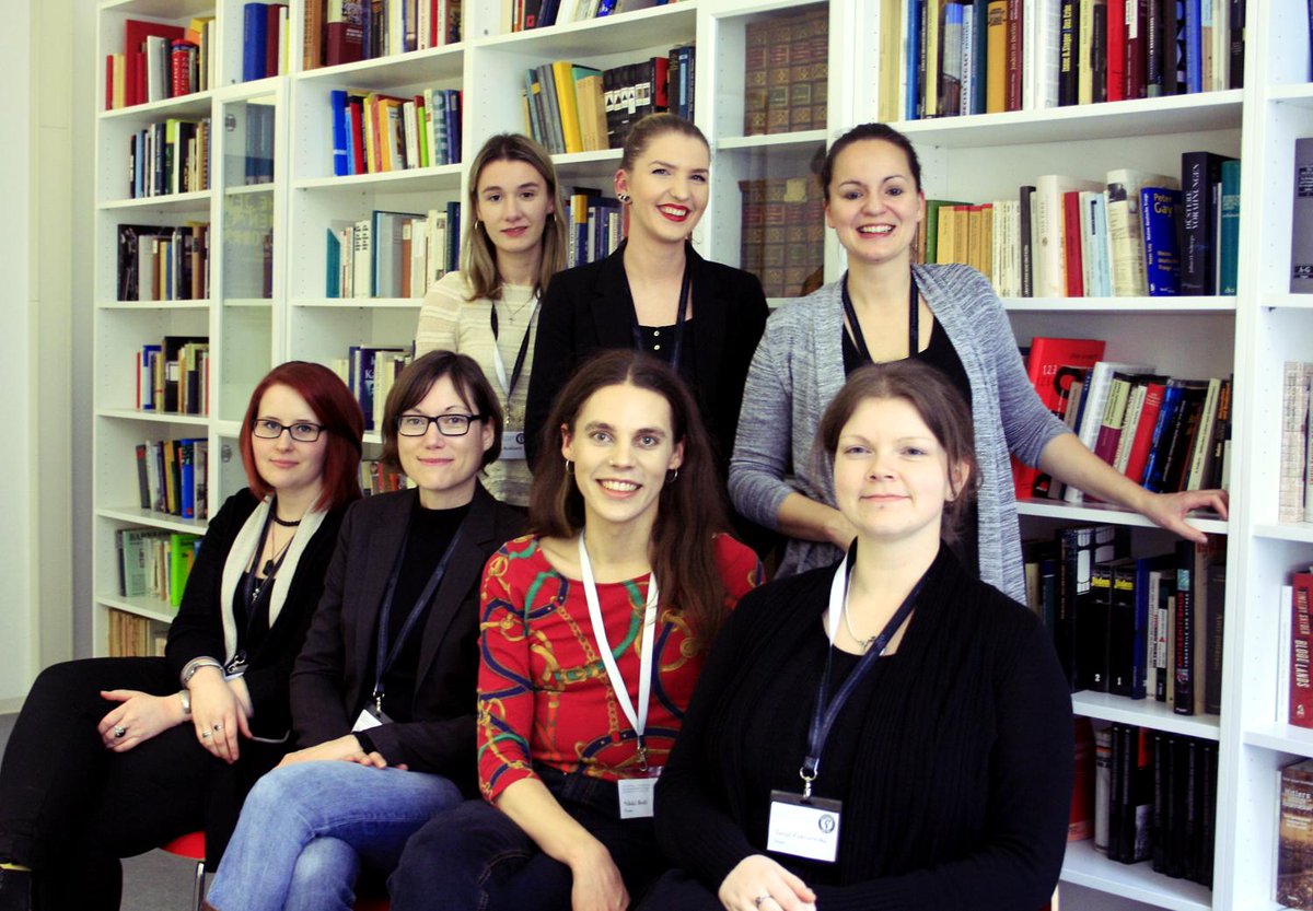 GeschichteTod's tweet photo. Das Symposium ist in der letzten Woche gut über die Bühne gegangen und wir freuen und schon seit Tagen über das positive Feedback und die lieben Worte, die uns erreicht haben. In den nächsten Tagen wollen wir hier einige Bilder und Impressionen teilen! https://t.co/u7JHZU5nyq
