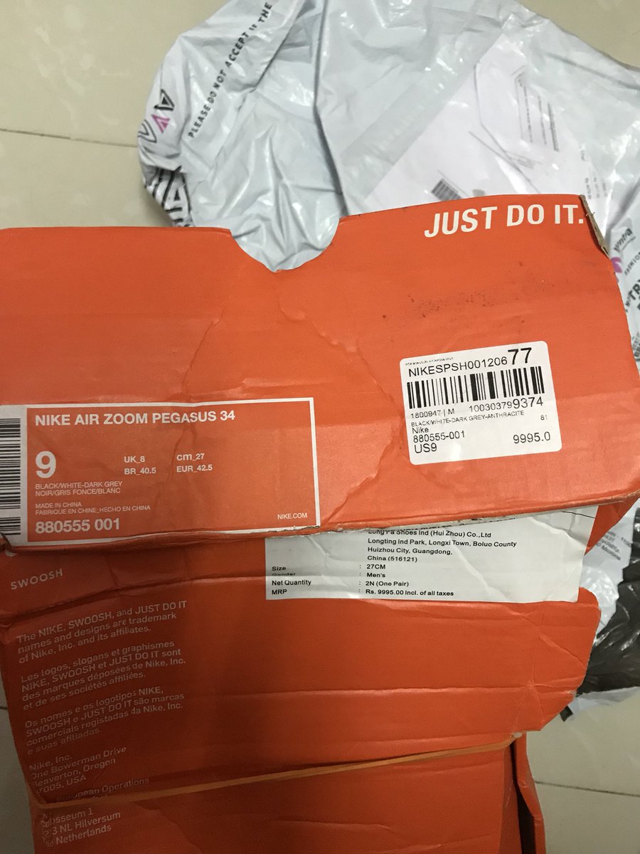 vbiaman's tweet photo. @myntra I received #duplicate #Fraud @Nike #Shoes this is what you call your #Genuine products , attaching #Promised vs #Actial photos @ZeeNews @ConsumerReports #Cheating https://t.co/ykUSthbktH