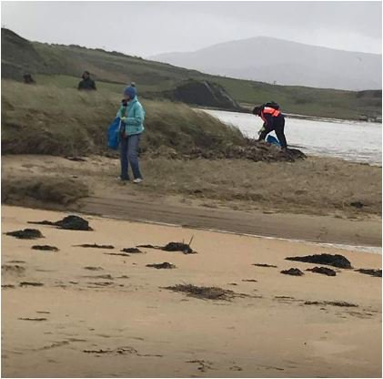 donegalcouncil's tweet photo. Great work by our Big #Donegal Clean Coast Ambassador Sarah Sayers &amp; the Falcarragh Clean Coast Group at the weekend who braved the elements &amp; picked quite a bit of rubbish. 
Well done to all involved!! 👏
Info on how to get involved ➡️ https://t.co/Onj8q9G0ZE #BigDonegalCleanUp https://t.co/at9okRi7I7