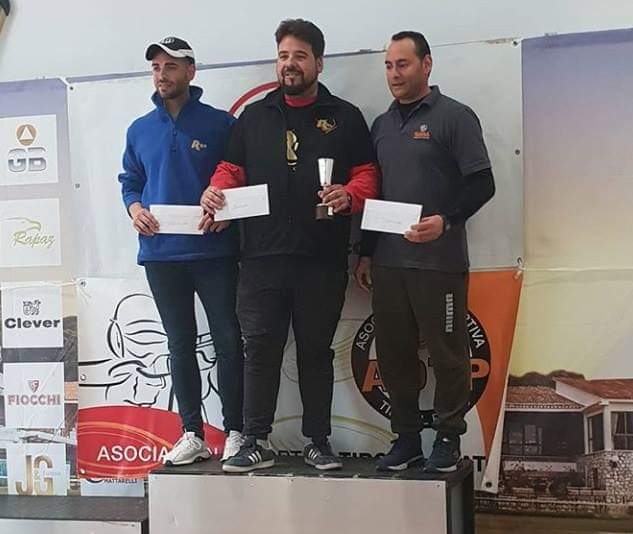 ABailonRdgz's tweet photo. Ganador de la tirada de FO celebrada en Jarapalo (Málaga) con 97/100. Seguimos trabajando para mejorar y luchar por ansiadas plazas olímpicas. Gracias a mi entrenador J.L Pérez Sanz, @RIOCartridges, @perazzi_tw, #chalecosgss, Ayuntamiento de Pulianas y Gafas Pilla. #tiro https://t.co/YS0jcwWTRG