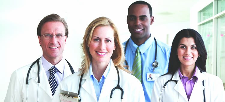 RA_Monitor's tweet photo. From your primary care provider to your rheumatologist, these #RA pros can help you every step of the way: https://t.co/whRGcSdSBw #rheum #spoonie https://t.co/R6qTIhoDo0