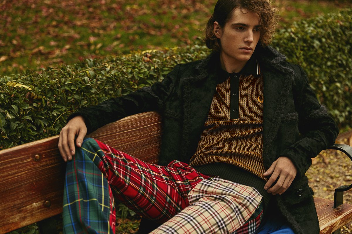 Abrigo negro de la colección #sempiterno de la firma .<a href="/BREAofficial/">BREA</a> en <a href="/LOFFICIELUKR/">L'OFFICIEL UKRAINE</a> officiel-online.com/style/modern-a…