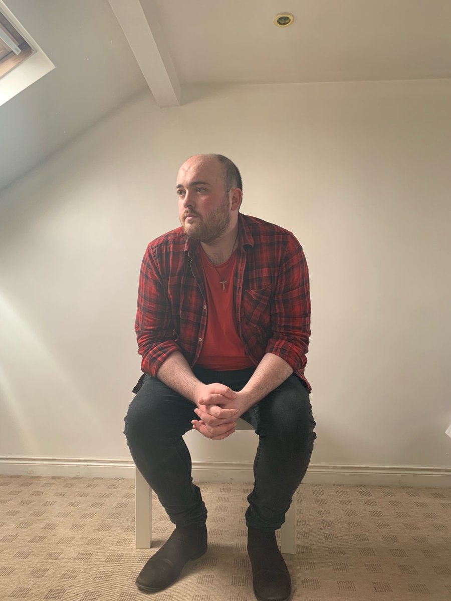 Here's a picture of me sitting on a table thinking "if this breaks I'm fucked" to remind you all that I've a single out called New Stone Heart and its fucking class. Available absolutely everywhere coz I paid good money for that shit. 🐢 #NIMusic #belfast #music #NewMusicMonday