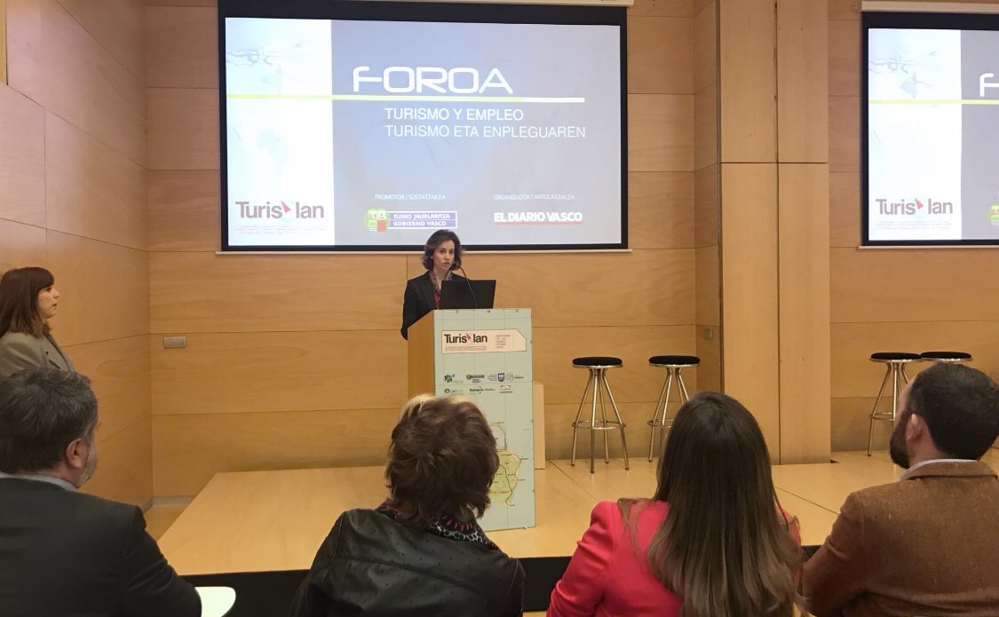 muelalopez's tweet photo. Si buscas un empleo en el sector turístico,no dejes de acudir a la feria de empleo #Turislan  en @FicobaFundazioa .Hoy la Consejera del @DptoTurComCon defiende que “no hay turismo de calidad sin empleo de calidad” y @saradelarica ha aportado importantes datos( web de  @iseak_eu ) https://t.co/vJBD8DTFPw
