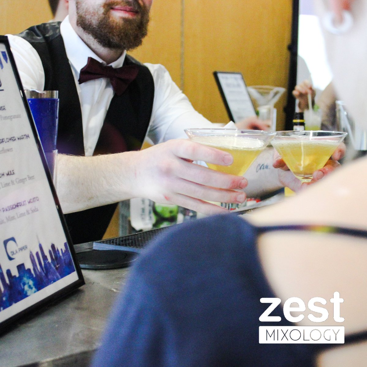 🖐️ Did somebody say 'office cocktails'?

Here are our mixologists in full throw delivery a smooth bespoke cocktail service with drinks linked to the company core values.

#eventprofs #eventplanning #cocktails #mocktails #business #eventprofsuk #teambuilding