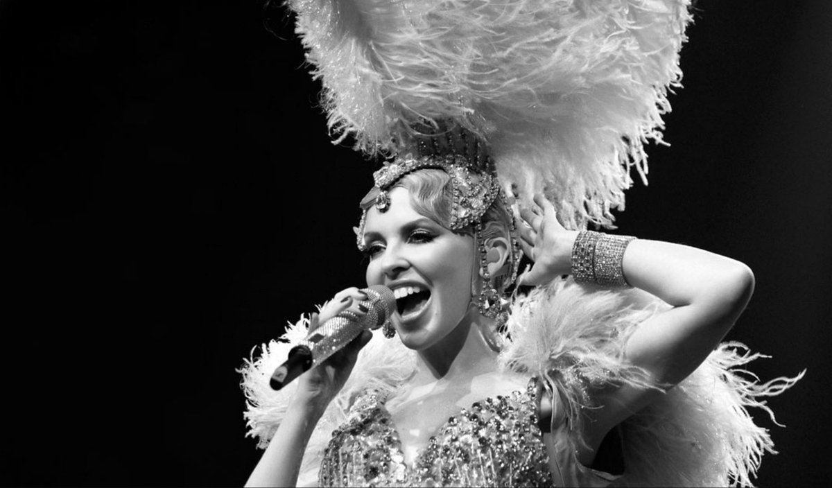 bowie1983book's tweet photo. #Didyouknow @TheDenisORegan was appointed official photographer for #KylieMinogue's New Year's Eve 2006 #WembleyArena show? He captured this image during her breath-taking performance.

@kylieminogue https://t.co/KNuIelmUiS