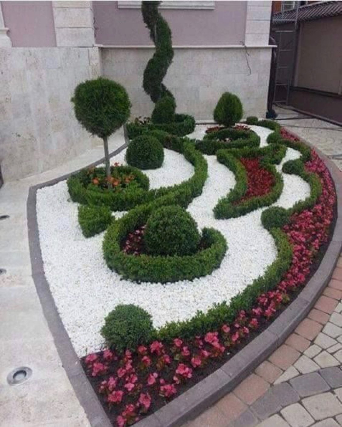 Дизайнерские цветочные клумбы