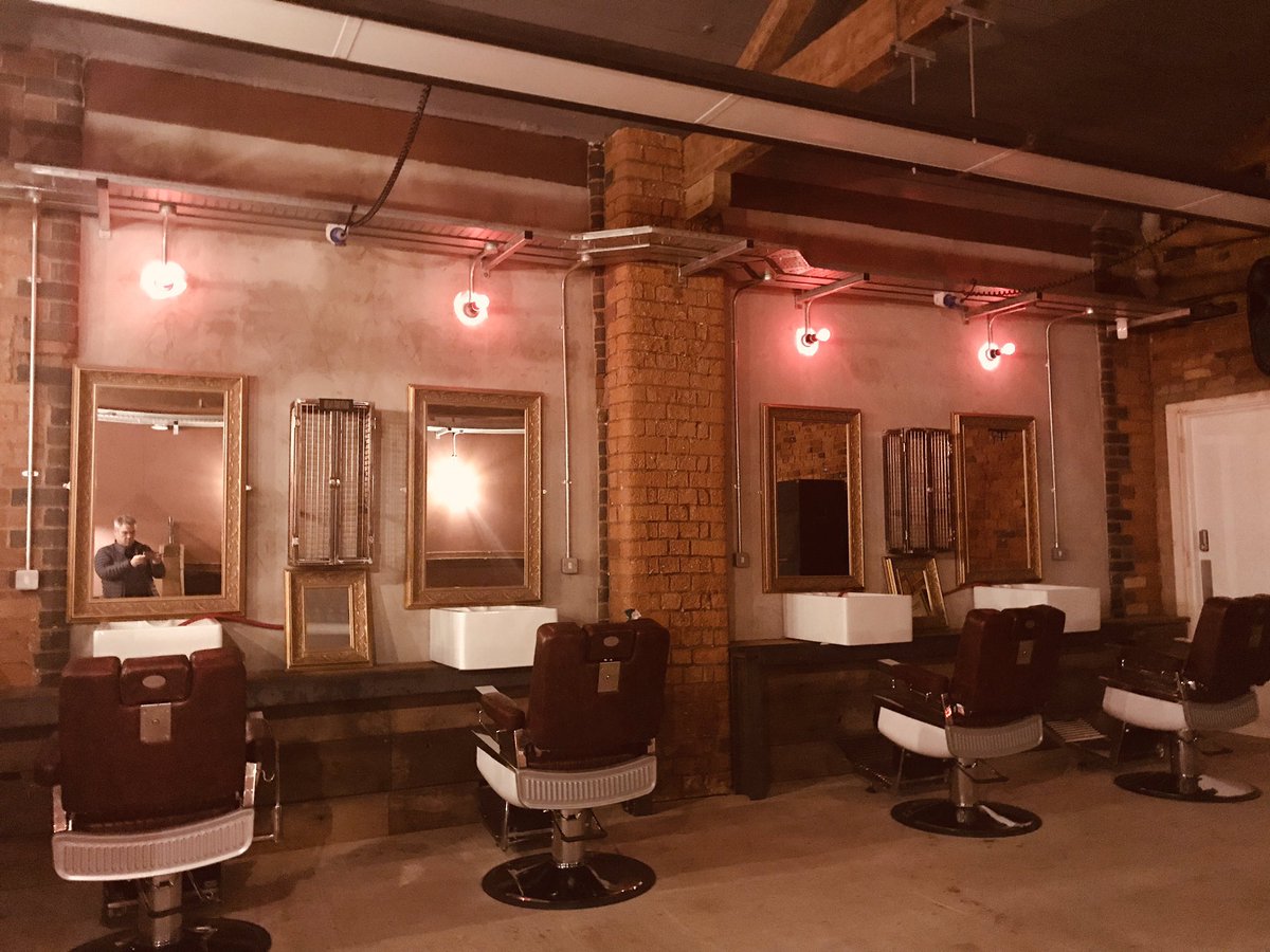 lisaloves247's tweet photo. Loving this place and lights from MaddisonLilys.
Great talents here and beautiful atmosphere with a inviting bar, be rude not to x https://t.co/wkI5JXueJz