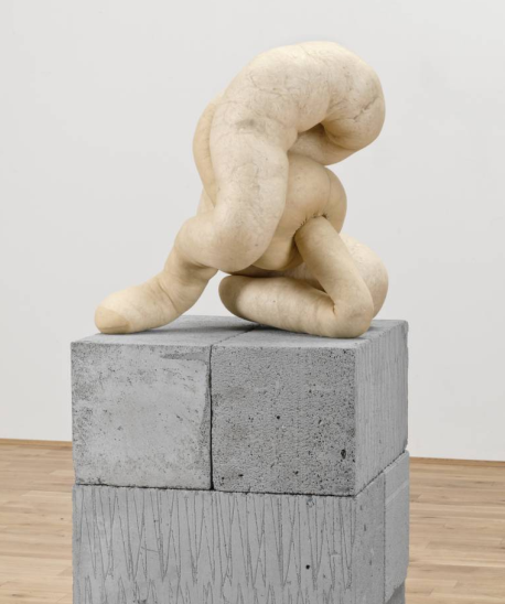 #WorkoftheWeek: From Sarah Lucas' NUDS series, these sculptures are made with nylon tights, stuffed with fluff &amp; twisted into biomorphic shapes. The resultant forms look like fleshy body parts with speckled skin. bit.ly/2W4iReG