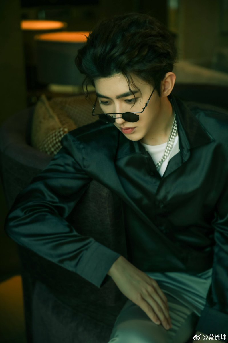 NINEPERCENTTH_'s tweet photo. 190325 Cai Xukun weibo update 🌟
[trans] : 

“ระหว่างรอ”

//คุนๆมาอัพทั้งเว่ยทั้งไอจีเลย ใจบางเลย😍 🔥
#Trans9TH #NinePercent #蔡徐坤 #CaiXukun (1) https://t.co/lpZEXevB74