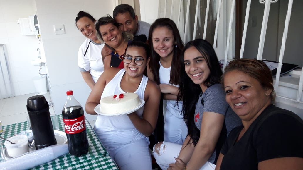 mymonteeiro's tweet photo. Hoje meu maior agradecimento é Deus me dar sempre saúde, força pra lutar e está fazendo parte dessa equipe. 🙌🙏🎂 obrigadaaa meninas pela surpresa e carinho!! ❤
#Parabénspramim #MyFaz21 #StMichel #EquipeRosa 💊🎀 https://t.co/pCX3p04JiV