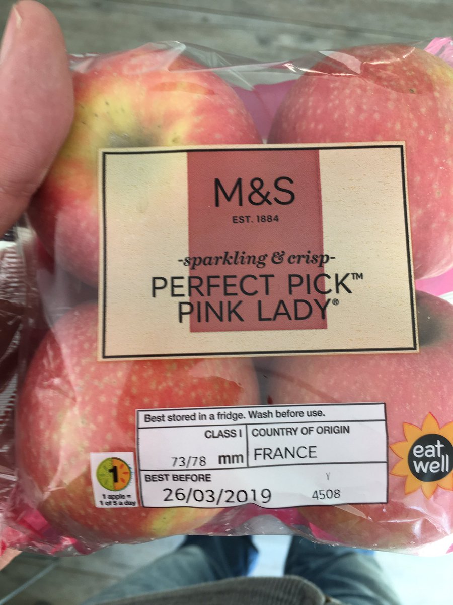 cow6490's tweet photo. @marksandspencer hi. Bought some apples today and they are mouldy. Can someone look into this for me. https://t.co/qXtgg6RPES