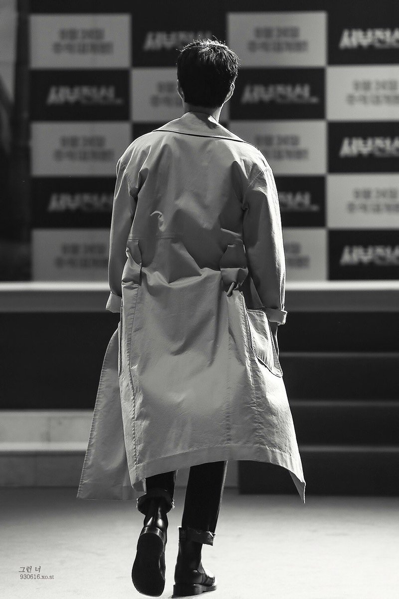gummyblue_'s tweet photo. 오늘 보검이 트렌치 많이 물어보던데 그래서 보고싶은 서부전선 시사회 사진 잘 저장 안 할 때도 뒤늦게 보자마자 저장했던 날이니까 150921 3년도 더 전이야 https://t.co/noVNzHpD0V
