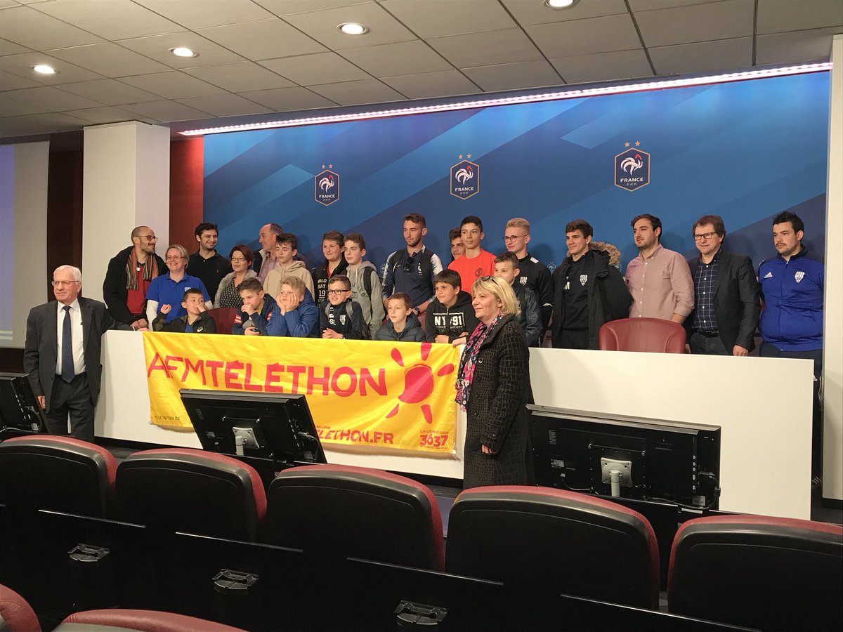 KMorlighem's tweet photo. Aujourd’hui la @FFF accueille le #CSArgentais, club lauréat #TelethonFoot ! Une journée immersion à la #FFF avec les représentants du @Telethon_France du #CNOSF et du #BELFA ! Une journée qui se finira au @StadeFrance pour #FRAISL https://t.co/aRHWndzzko