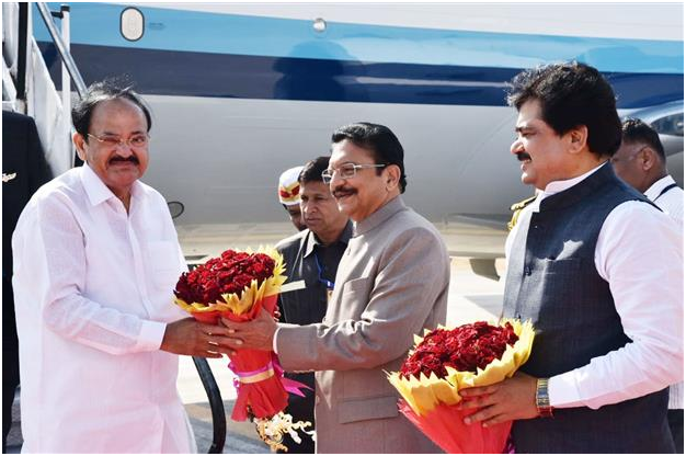 The Vice President M. Venkaiah Naidu being received by the Governor of Maharashtra C. Vidyasagar Rao on his arrival in Shirdi, Maharashtra.
