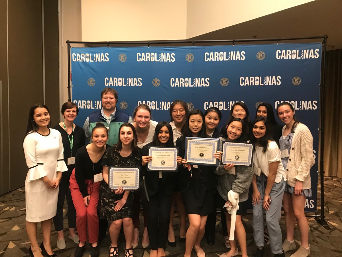 GHHSKeyClub's tweet image. Look at them smiling :)