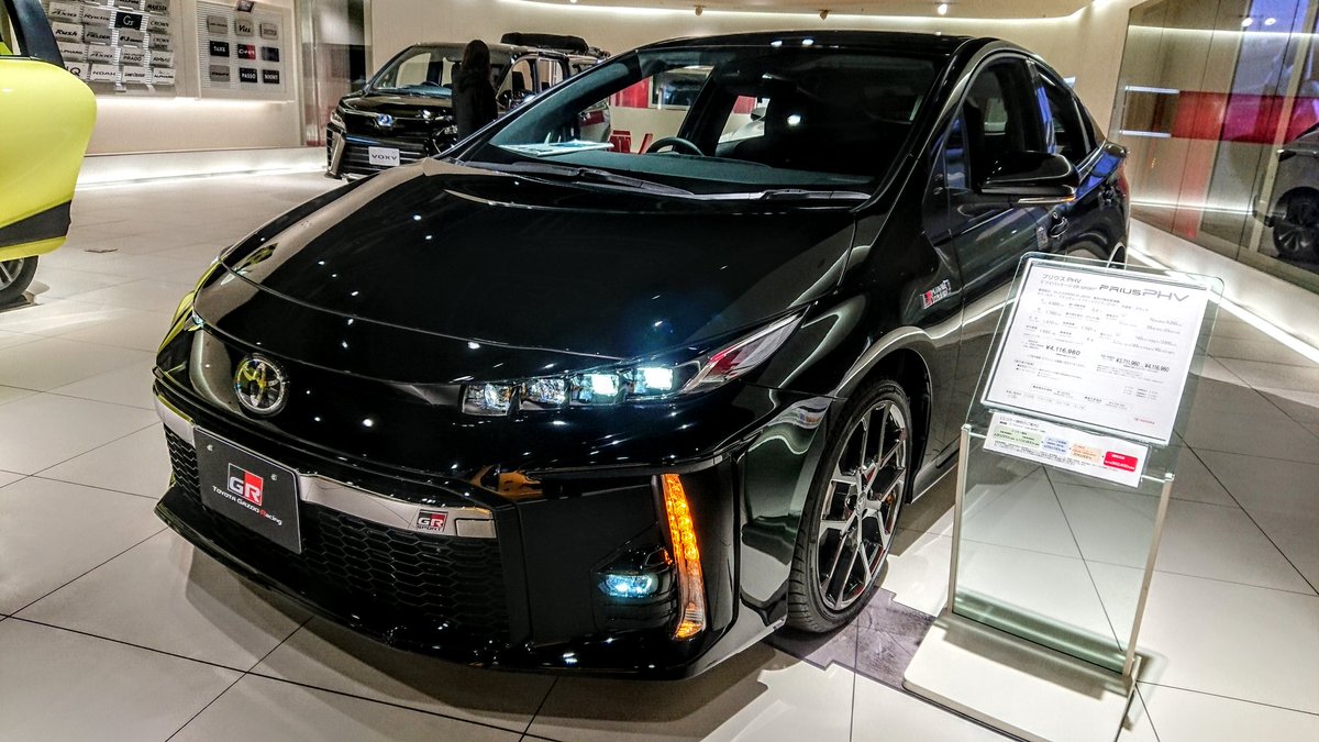 オリバ ランクル300納車待ち プリウスphv Grスポーツはアティチュードブラックマイカを見ると いかついなー という印象でした プリウス T Co Hwrwtzsggr オリバ ランクル300納車待ち プリウスphv Grスポーツはアティチュードブラックマイカを見ると いかついなー という印象でした プリウス T Co Hwrwtzsggr