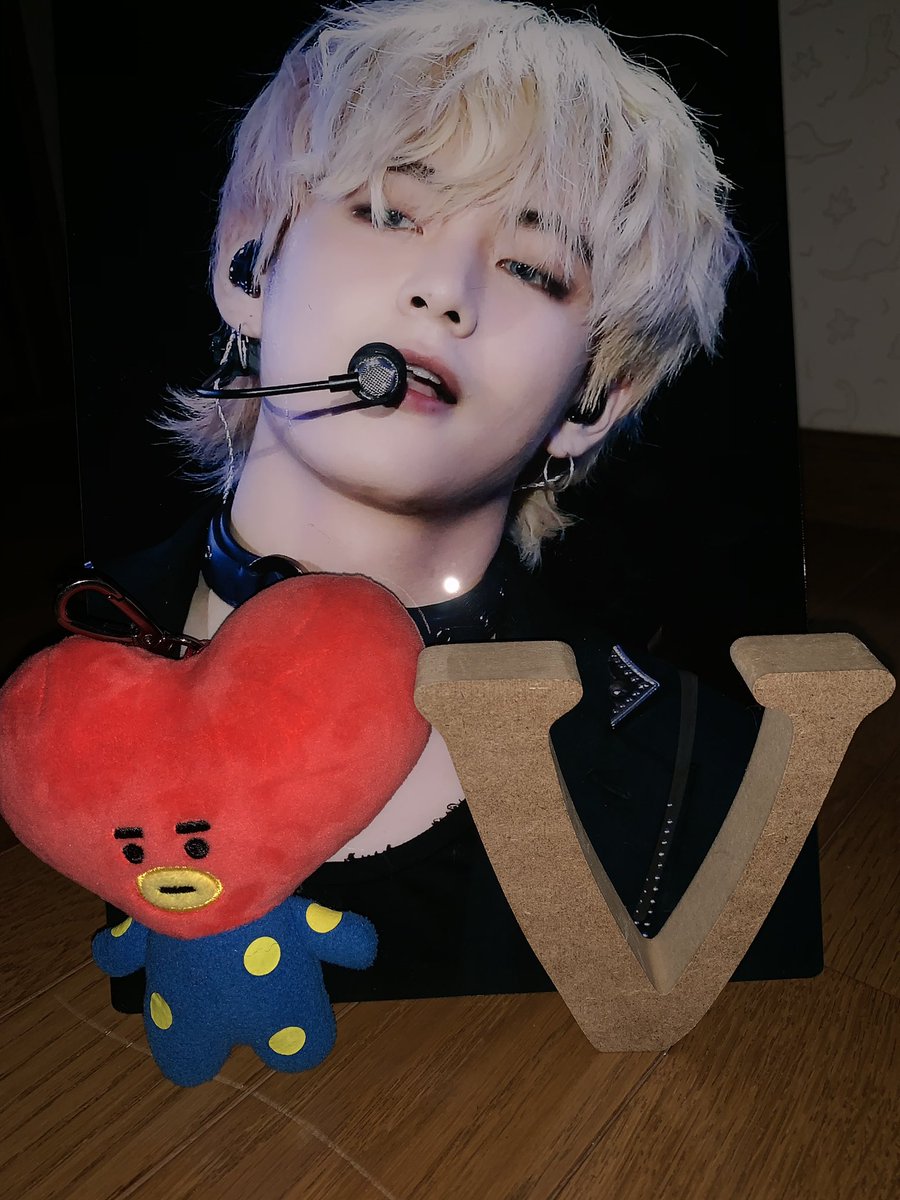bts___yuuuchan's tweet photo. フレーム届きました
すごく楽しみにしてました💜💜💜
いつもかっこいい
テヒョンの写真撮っていただき
ありがとうございます😊

➥（@dawnlight_95s ）
➥（@VShock1230 ） https://t.co/PVlYSUzOXc