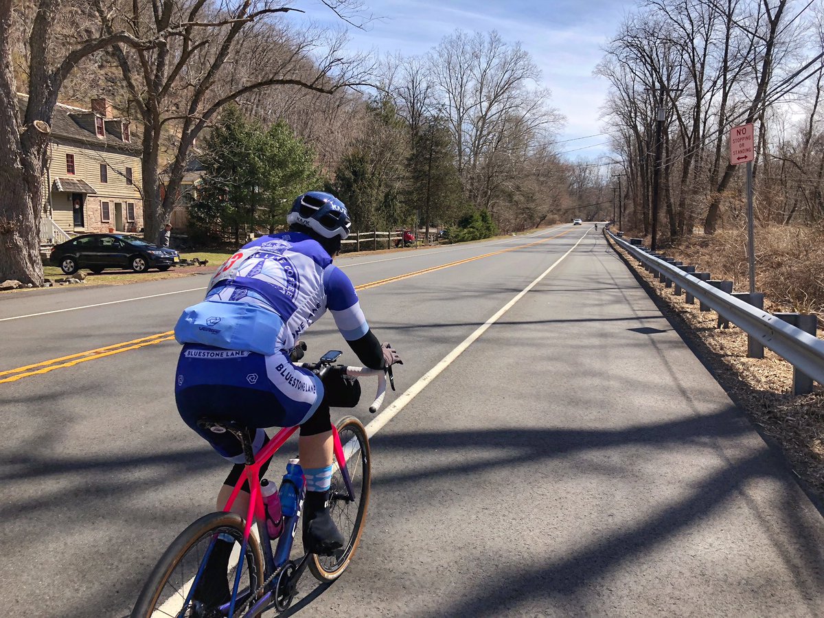 teamBLracing's tweet image. when gravel gets into the mix, it’s time to whip out the handlebar bag

our first #hellofhunterdon across 81 miles and over 6k feet of climbing. all smiles (even when the sun is hitting you right in the face) paired w. fuel breaks of @BluestoneLane ✌🏻