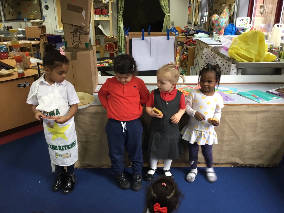 NurseryPleasant's tweet photo. The children @NurseryPleasant have enjoyed singing and acting out #5currantbuns this is helping us with our counting and our book #biscuitbear #pleasantstmathematicians @pleasantstreads @pleasantsteyfs https://t.co/RNw7HU79Br