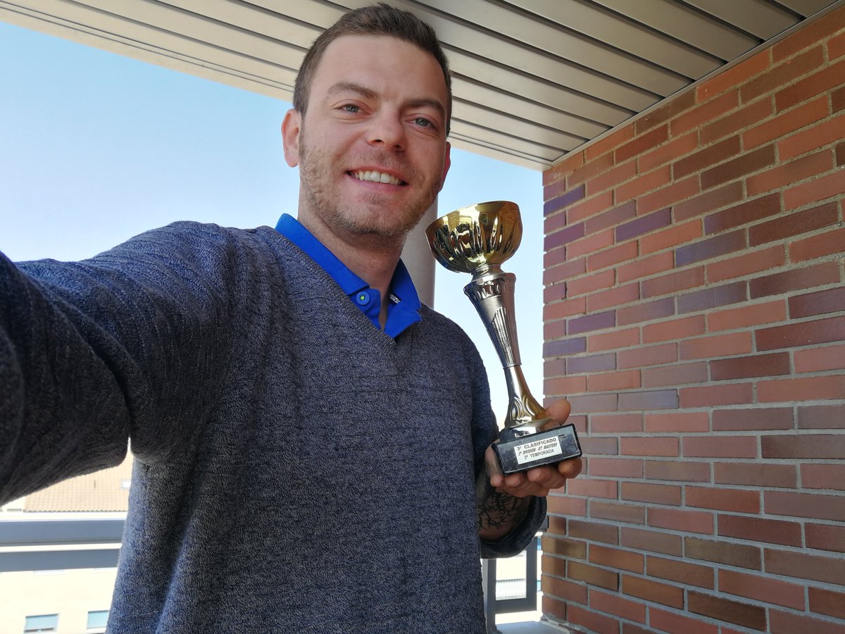 juanpedakar's tweet photo. Ya con el trofeo en mis manos del campeonato #gtmaster #gomaquemada #quemandorueda #yosoygomaquemada https://t.co/joRTXGim1f