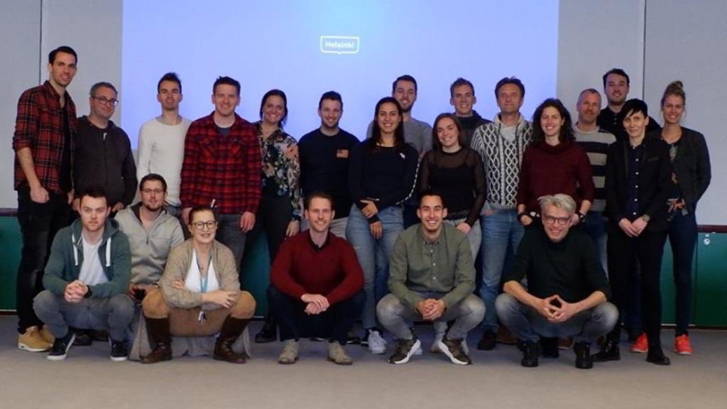 Vorige week was ik met deze groep inspirerende en sportieve mensen op studiereis in Helsinki . Mooi om een kijkje te mogen nemen in het systeem voor onderwijs en sport in Finland. Verfrissende en nieuwe ideeën opgedaan voor mogelijkheden tot sporten in de openbare ruimte.