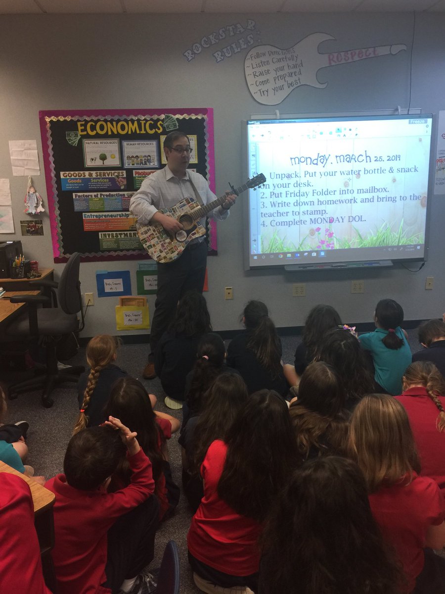 skjay18's tweet photo. Rabbi getting third grade off to a Super start for Menschlichkeit Day#davis3 https://t.co/vhoS14ZRl5