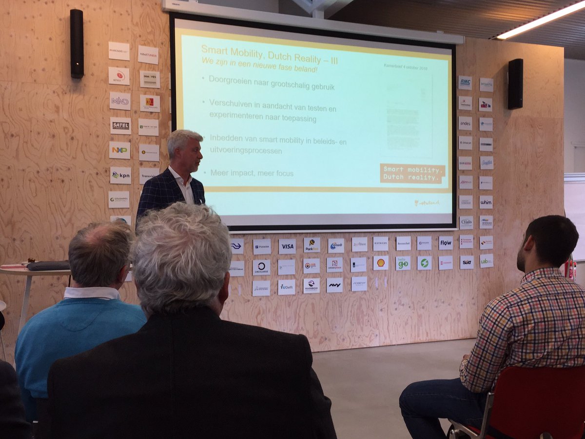 Nederland Toepassingsland: Caspar de Jonge opent namens <a href="/MinIenW/">Ministerie van Infrastructuur en Waterstaat</a> de bijeenkomst van de #smartmobility Community for Standards and Practices