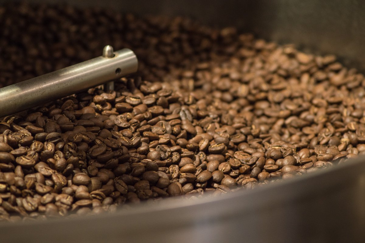 Anima_Coffee's tweet photo. Esto no es un #curso #barista - #8 #Microtostador 
"Descubre las #ventajas que un micro-tostador ofrece al #tueste de #cafe"
https://t.co/5PFcX4DdhN
#cafedeespecialidad #coffeelovers #cafe #tuesteartesanal https://t.co/xsuCJKoqdn