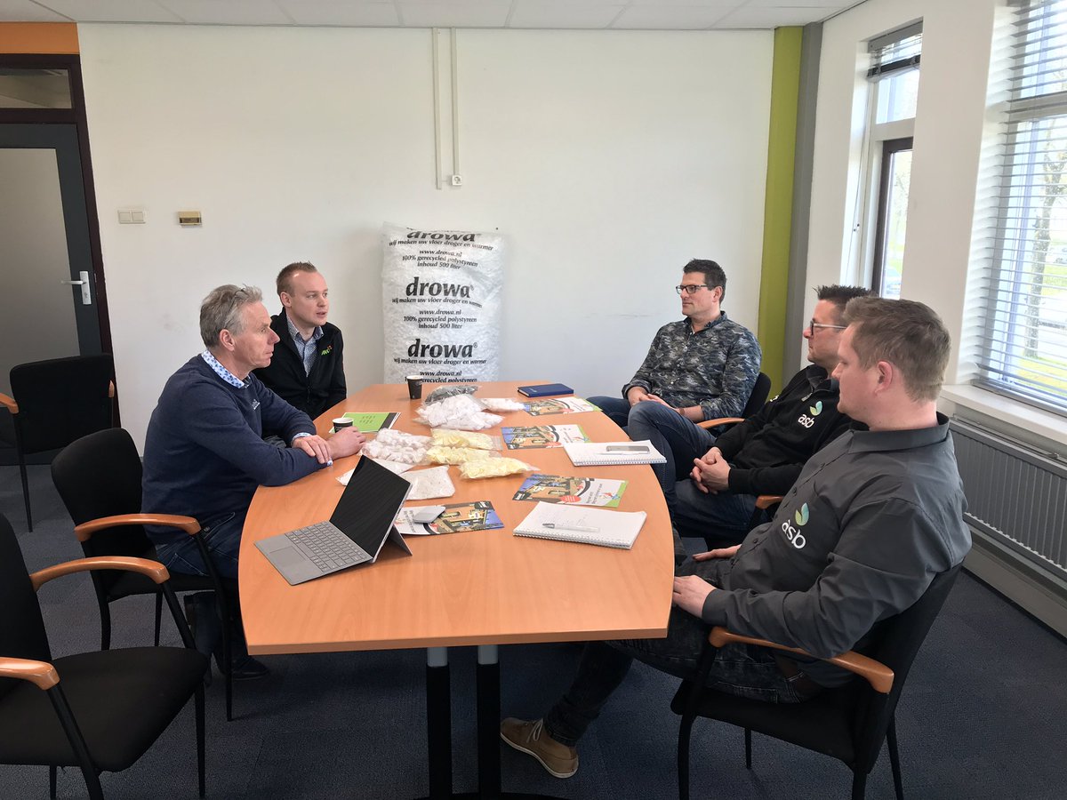 asbbv's tweet photo. Vandaag samen met DROWA de samenwerking besproken. Een goede bodemafsluiter is van essentieel belang bij een goede zwamsanering. #vochtregulering  #10jaargarantie #zwam https://t.co/cRC0po8g7E
