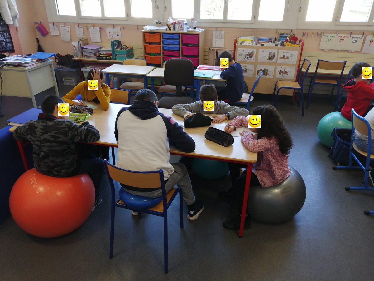 DebordeLaure's tweet photo. Quand une ULIS accueille des élèves du CP au CM2 afin de travailler ensemble. @EcoleLiandonCusset #écoleinclusive #classeflexible https://t.co/R3PrccqVDN