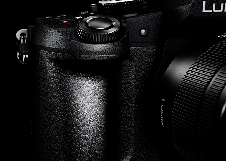 R030ti's tweet photo. Dikemas dengan teknologi 5-Axis Dual I.S dan #4KTechnology serta body yang tangguh dan lensa kit yang tahan cuaca, #LumixG85 mampu menangkap momen sempurna. More on: https://t.co/EefzUOx3Bk
#LibertyToDiscover #LUMIXindonesia https://t.co/suWrgRYj4P