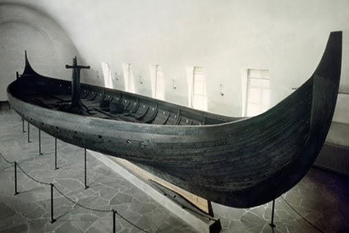The ship was found with shields lining its sides, painted in alternating black and yellow, along with the remains of a cloth that may have been the sailIt was built to carry 32 oarsmen but could carry as many as 70, & the oar holes could be hatched down in rough weather.