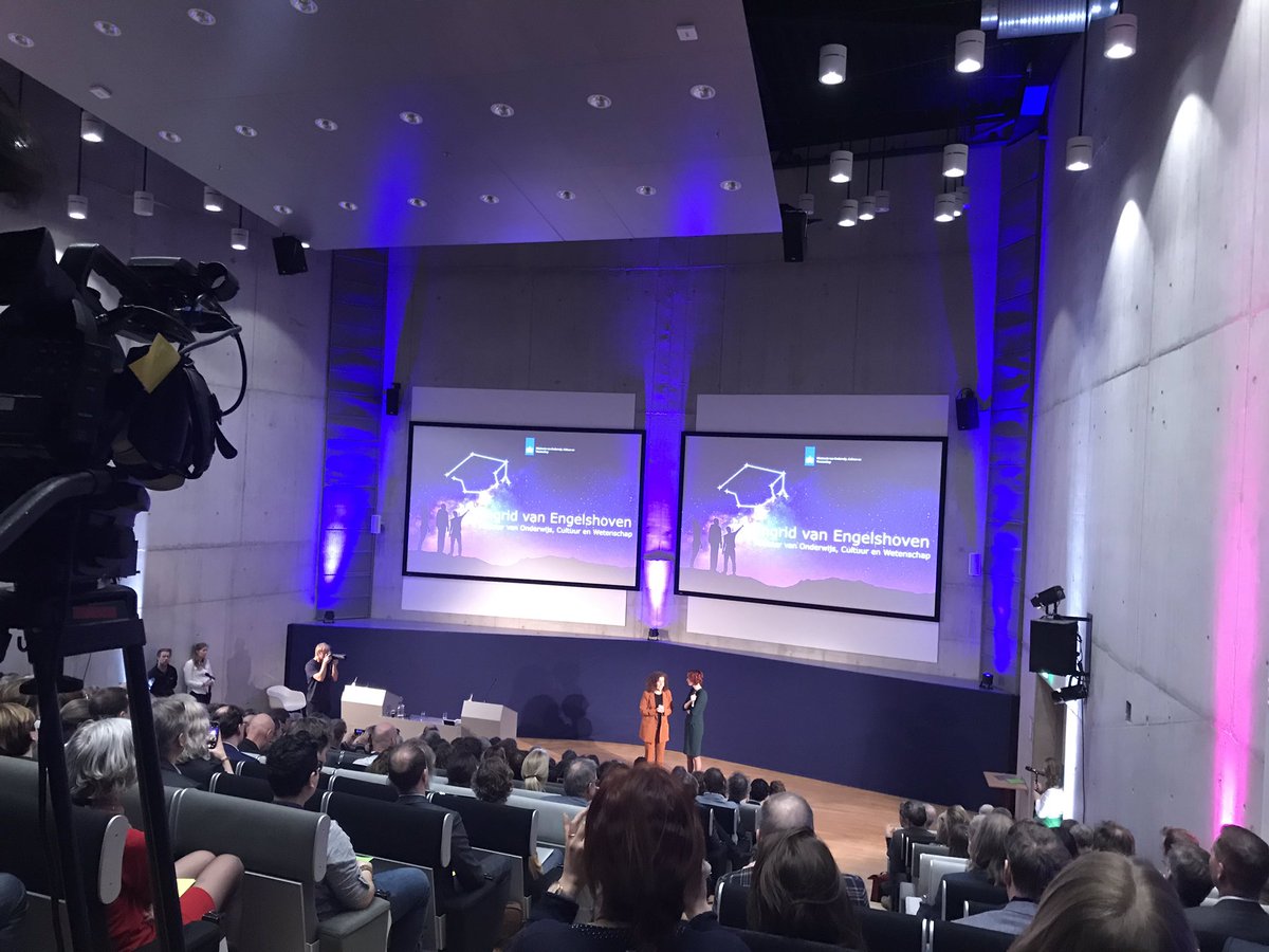 CarelStolker's tweet photo. Minister @ivanengelshoven bij de aftrap van een nieuwe strategische agenda hoger onderwijs en onderzoek @MinOCW in Utrecht. Met docenten en onderzoekers en — heel veel 😥 — “beleid”. De minister benadrukt #toegankelijkheid HO als een belangrijk thema. https://t.co/0PImwT9Eu0