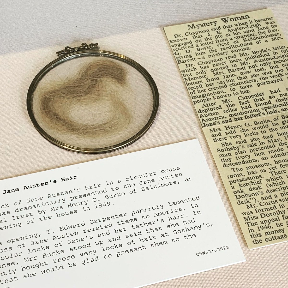 We still have a few tickets available for our special talk this Saturday. Come and see the objects that Juliette Wells will speak about, on display in our Making the Museum exhibition, before gaining an insight into their history. Book: buff.ly/2HECRld 🎟